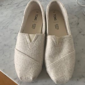 Toms cream sneakers slippers